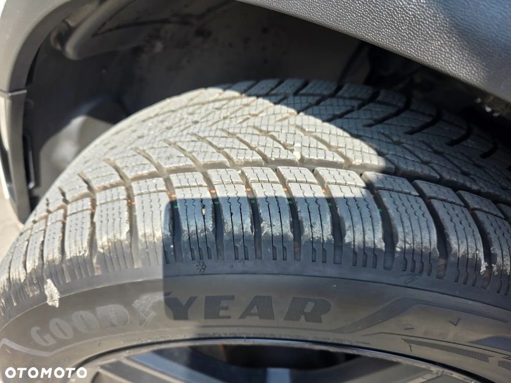Mercedes-Benz GLC 200 4Matic 9G-TRONIC AMG Line - 39