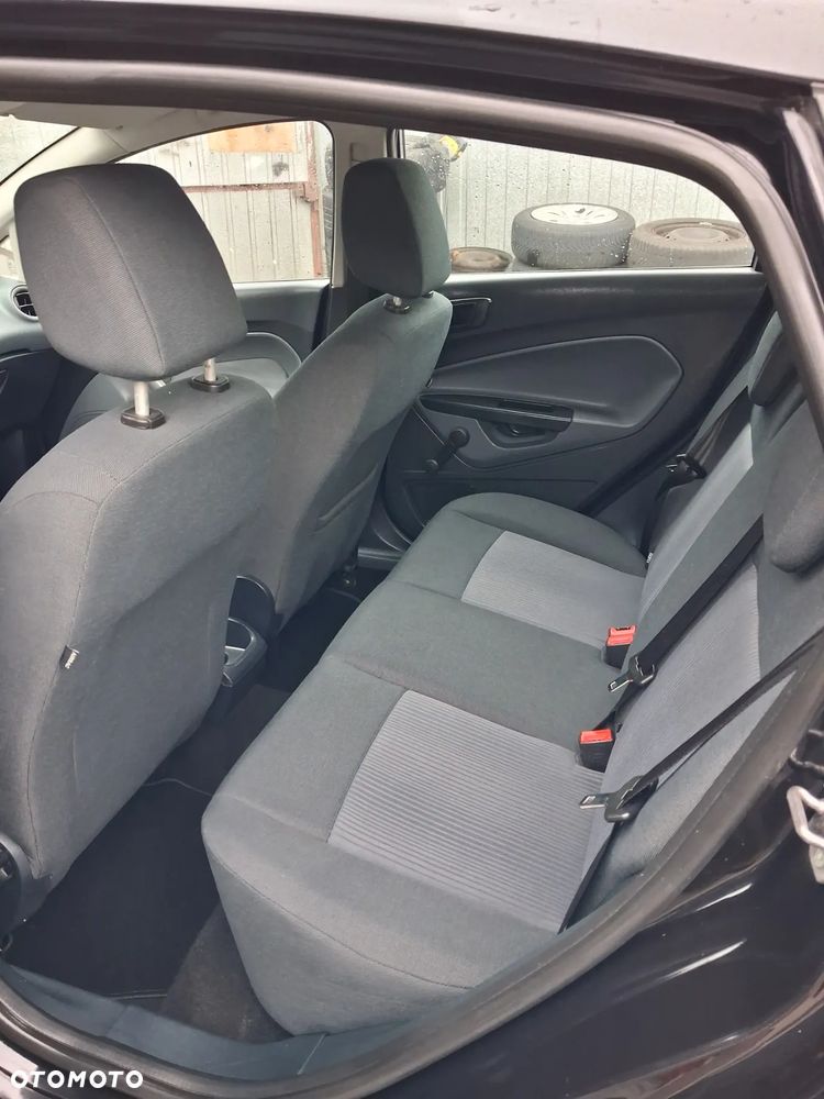 Ford Fiesta - 11