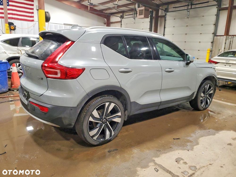 Volvo XC 40 B5 B AWD Ultimate Bright - 4