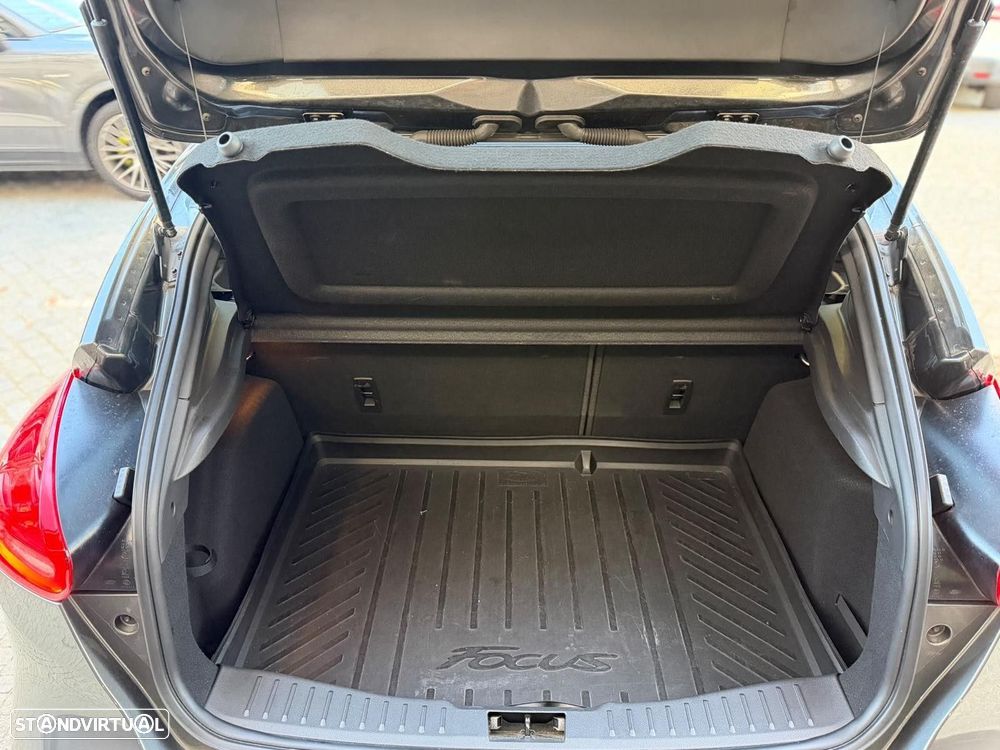 Ford Focus 1.5 TDCi EcoBlue ST-Line Aut. - 23