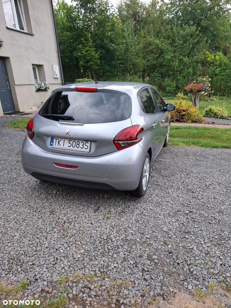 Peugeot 208 - 15