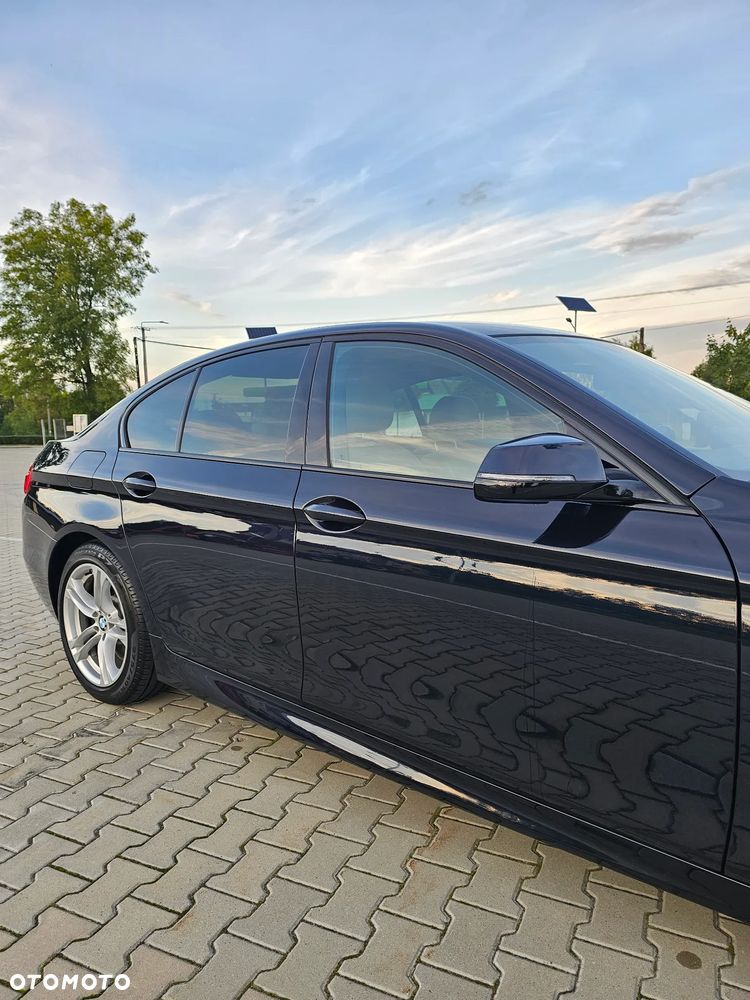 BMW Seria 5 525d xDrive - 19
