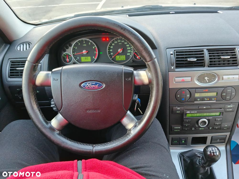 Ford Mondeo 2.0 Ambiente - 20