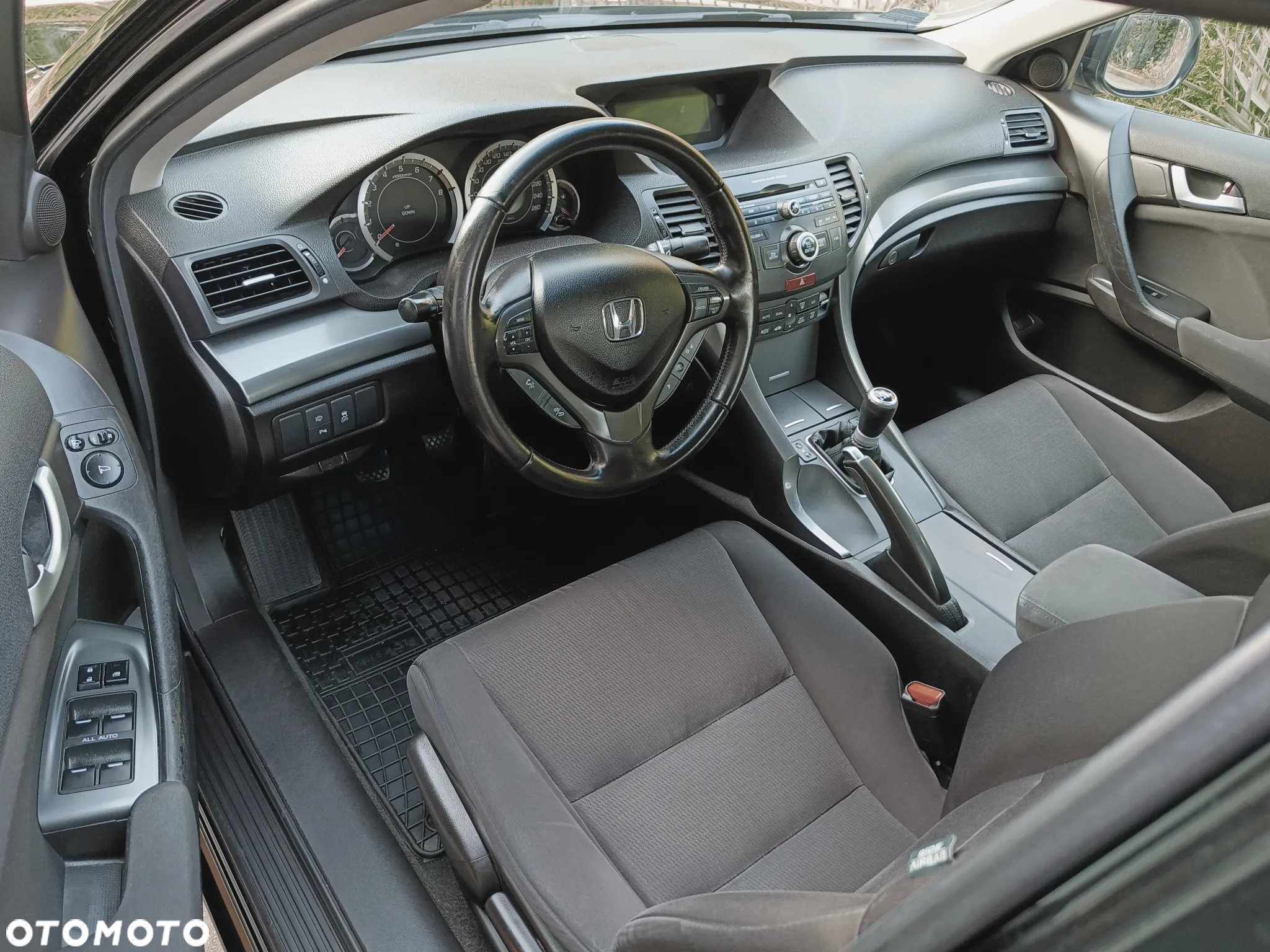 Honda Accord 2.0 Executive - 18