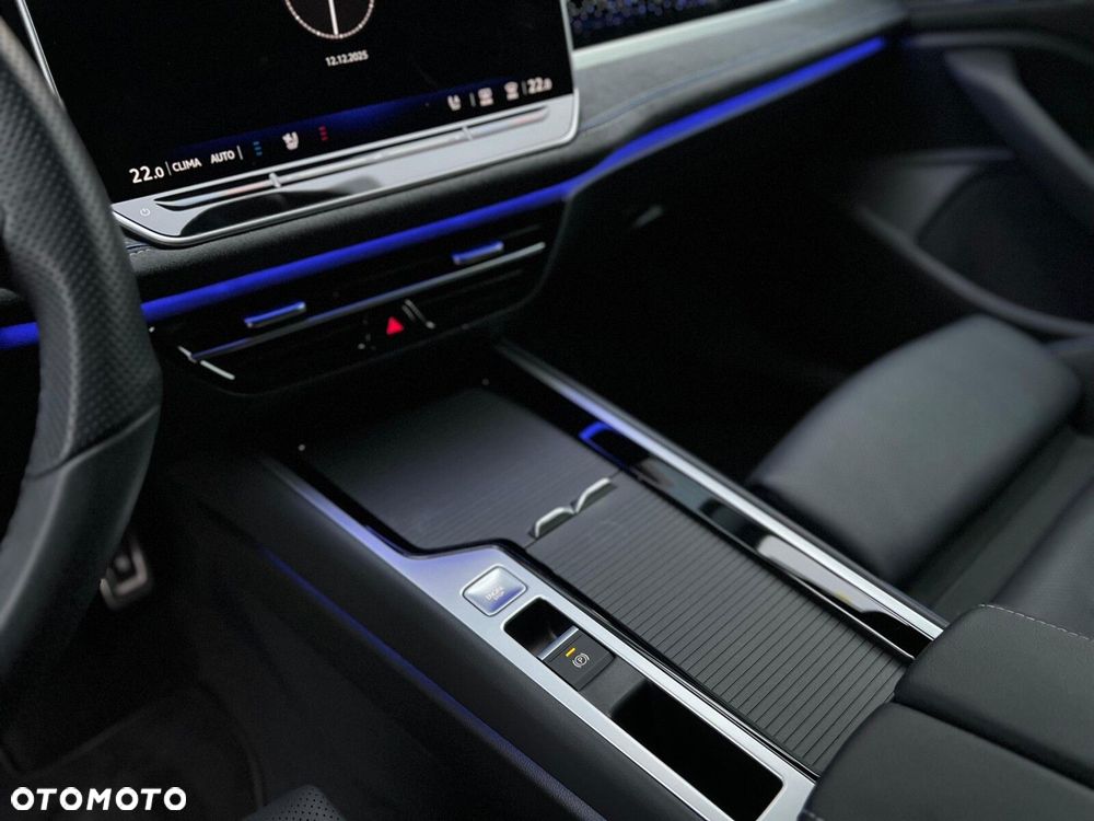 Volkswagen Passat - 13