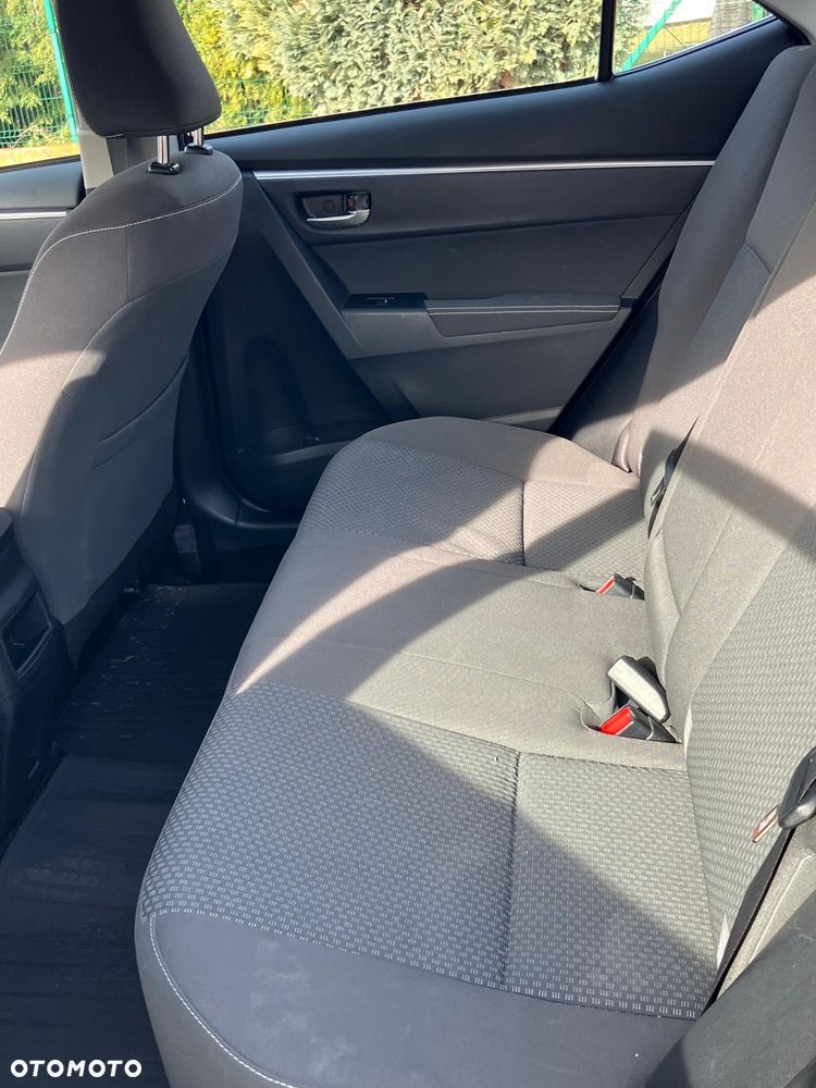 Toyota Corolla 1.6 Classic Plus - 8