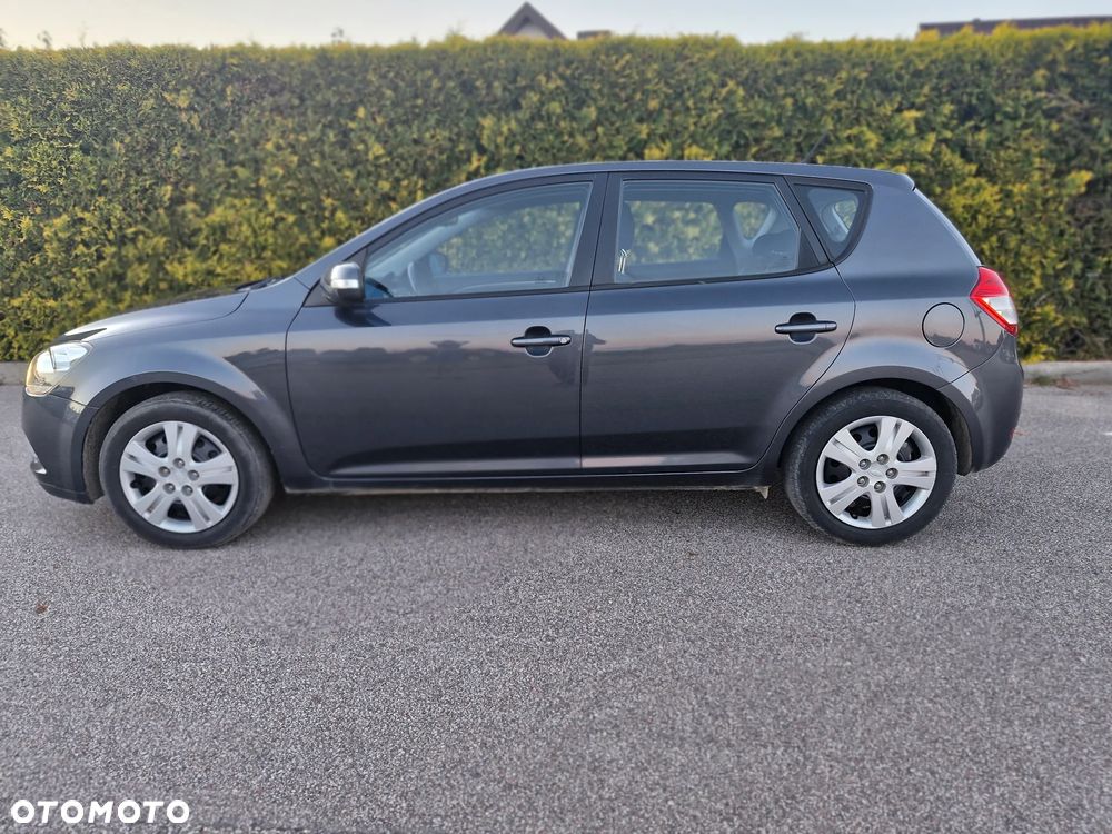 Kia Ceed - 6