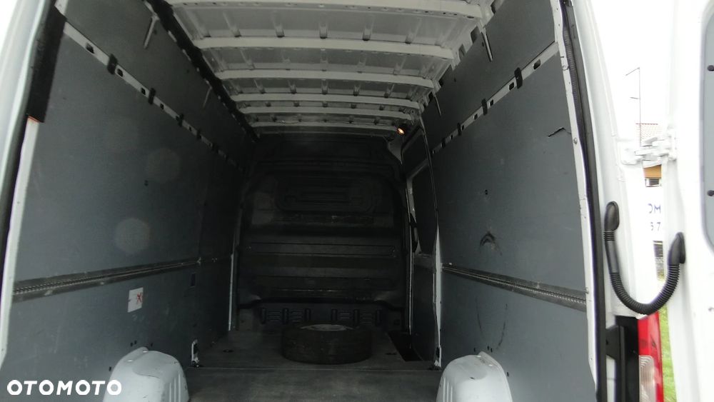Mercedes-Benz SPRINTER - 12