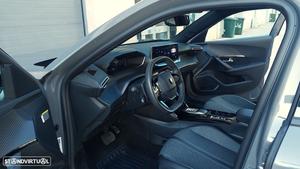 Peugeot e-2008 54 kWh Allure - 28