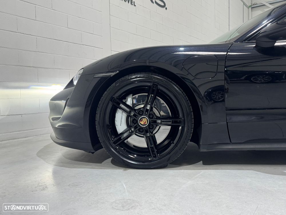 Porsche Taycan 4S - 29