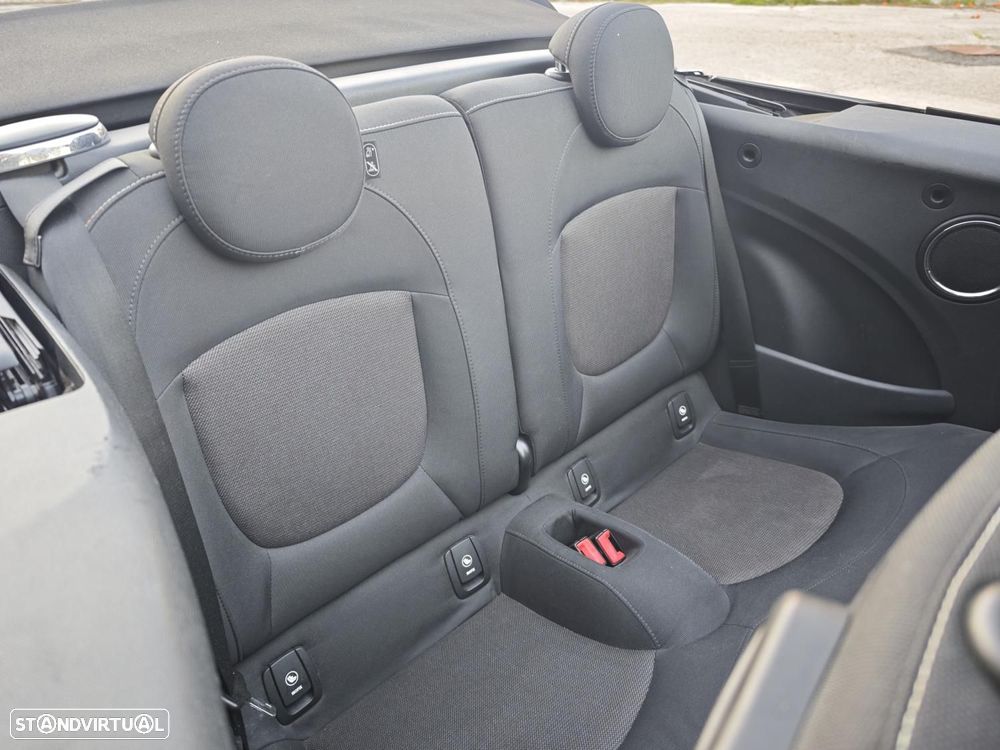 MINI Cabrio Cooper Auto - 25