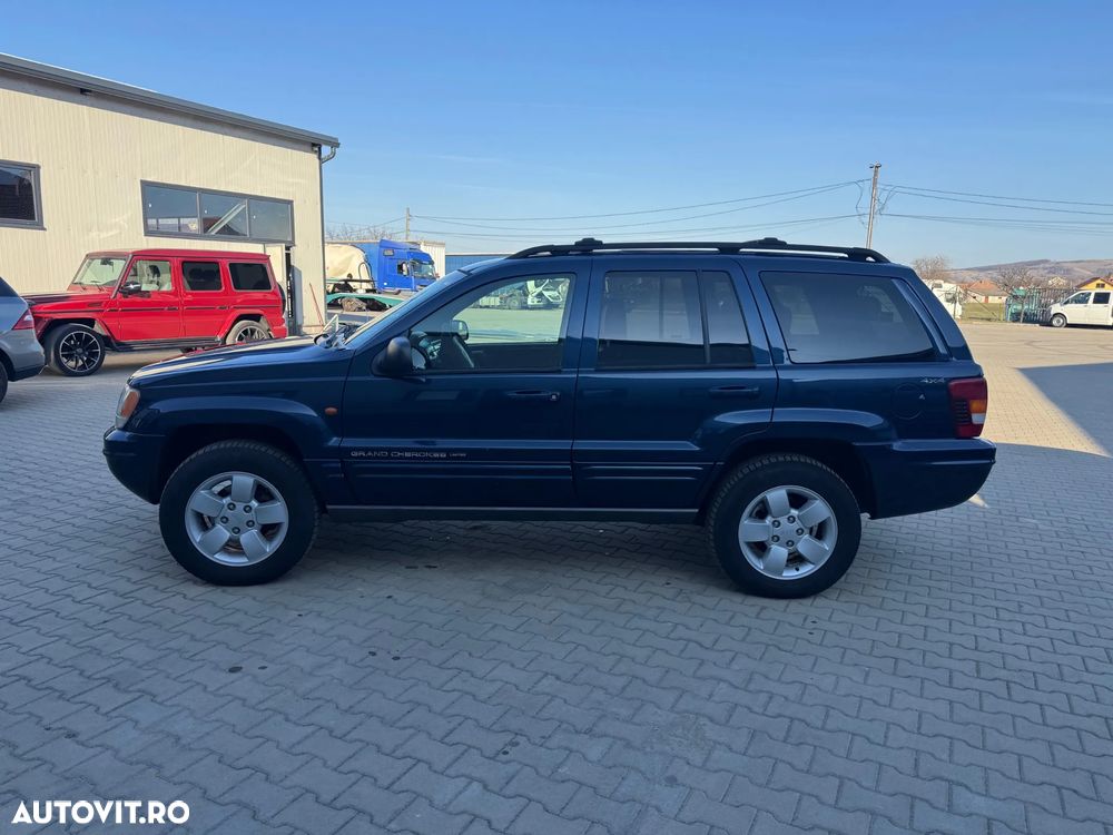 Jeep Grand Cherokee - 12