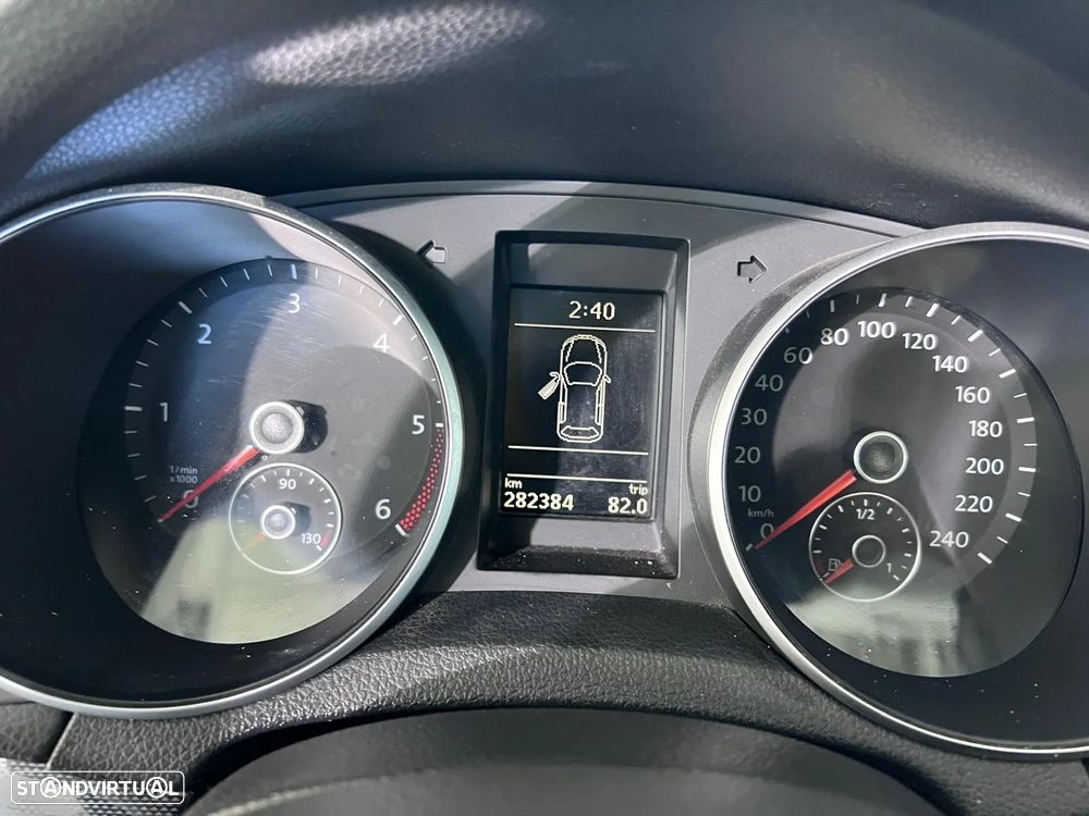 VW Golf Variant 1.6 TDi Confortline - 26