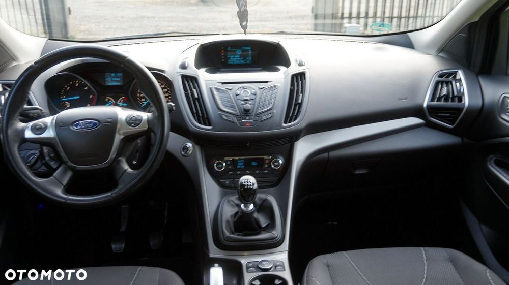 Ford Kuga - 10