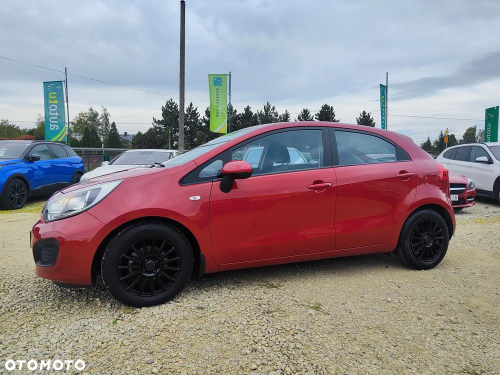 Kia Rio - 4