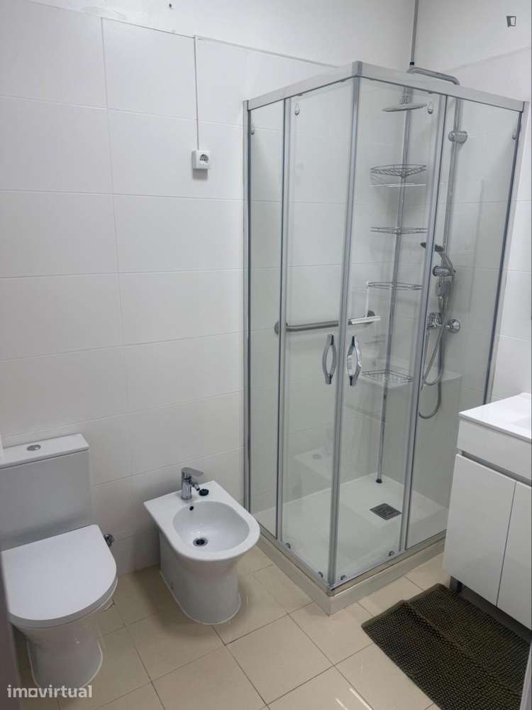 Quarto - localizado em Lisbon - Grande imagem: 4/6