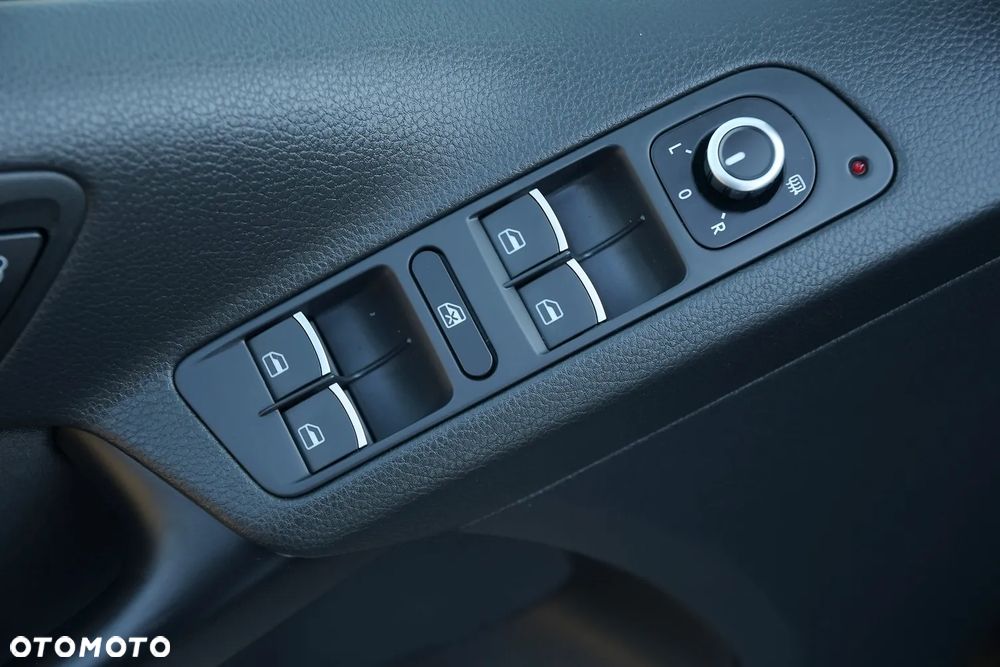 Volkswagen Tiguan 2.0 TDI DPF BlueMotion Technology Sport & Style - 27