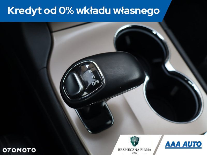 Jeep Grand Cherokee - 14