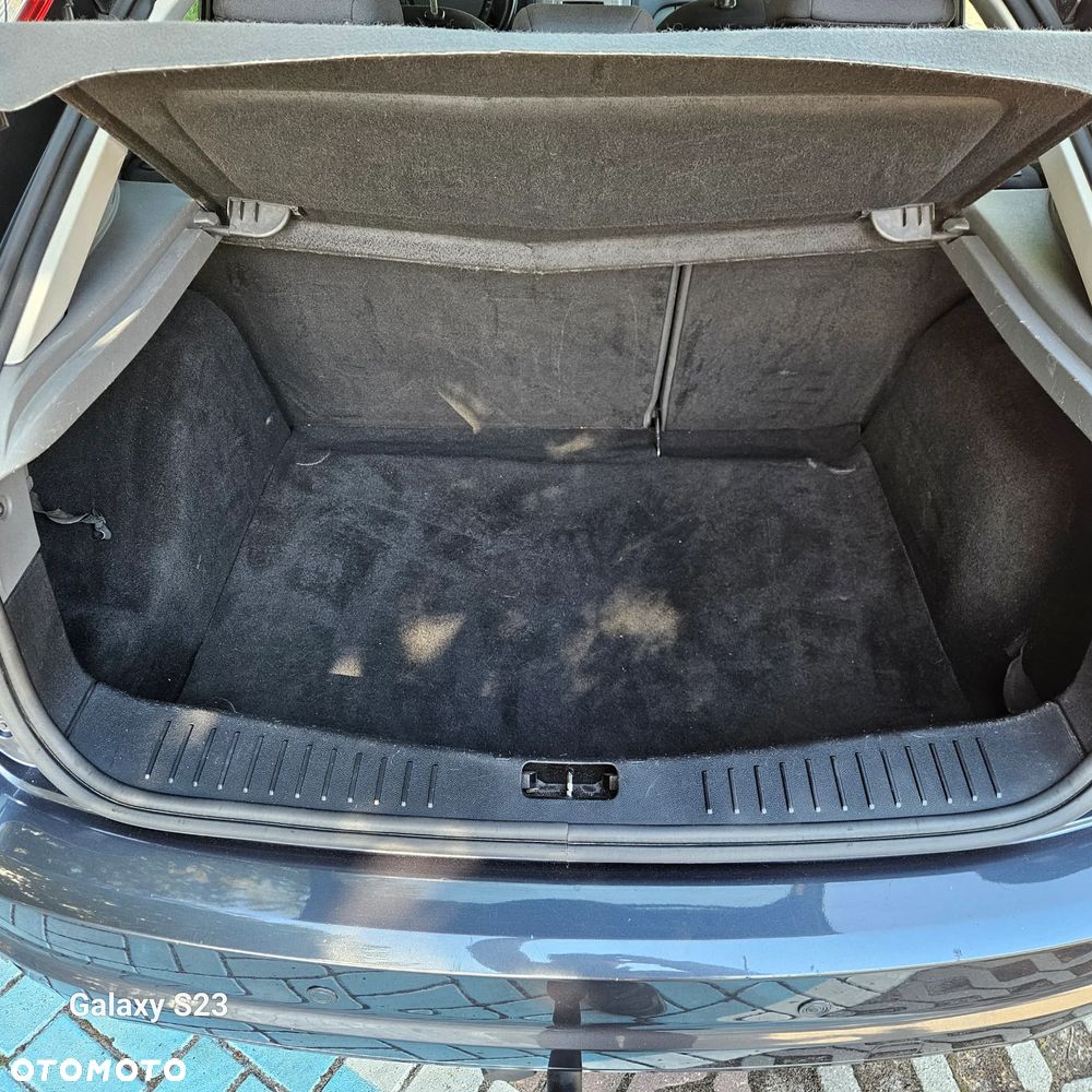 Ford Focus 1.8 Sport - 22