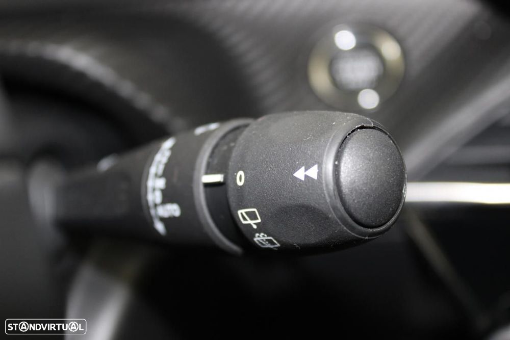 Peugeot e-2008 54 kWh Allure - 19
