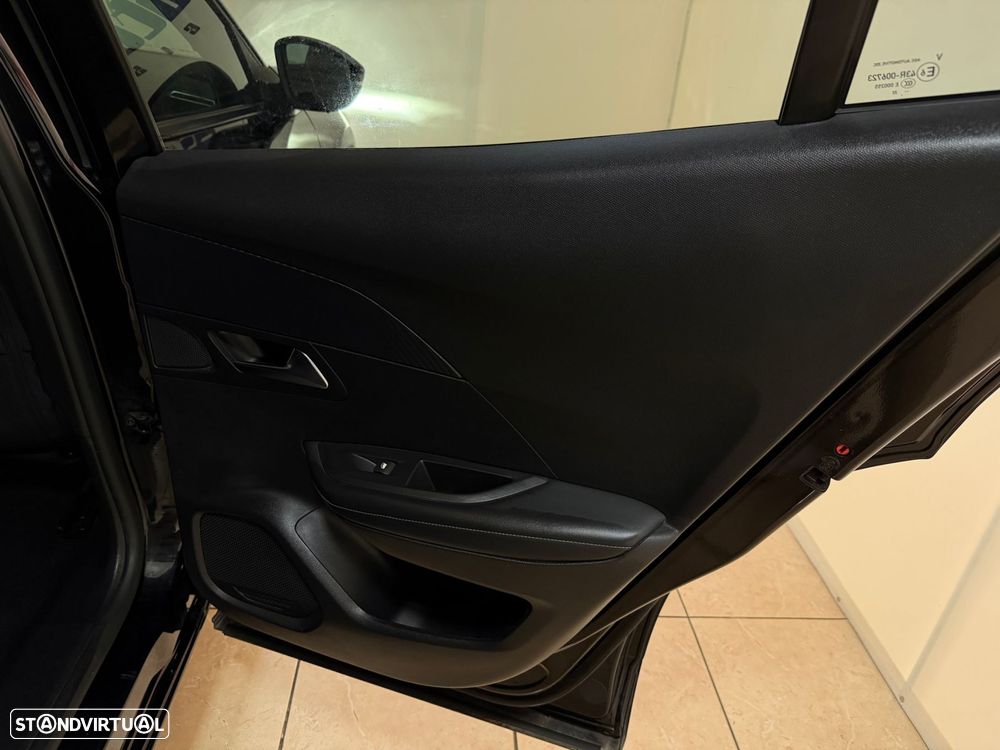 Peugeot 2008 1.2 PureTech Allure Pack - 46