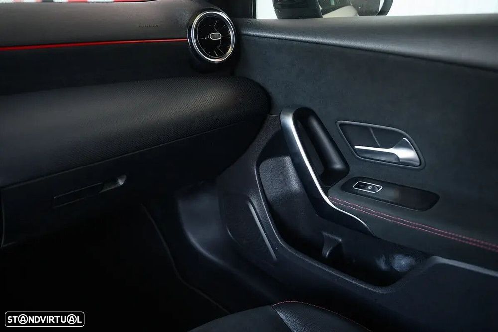 Mercedes-Benz A 180 d AMG Line Aut. - 43