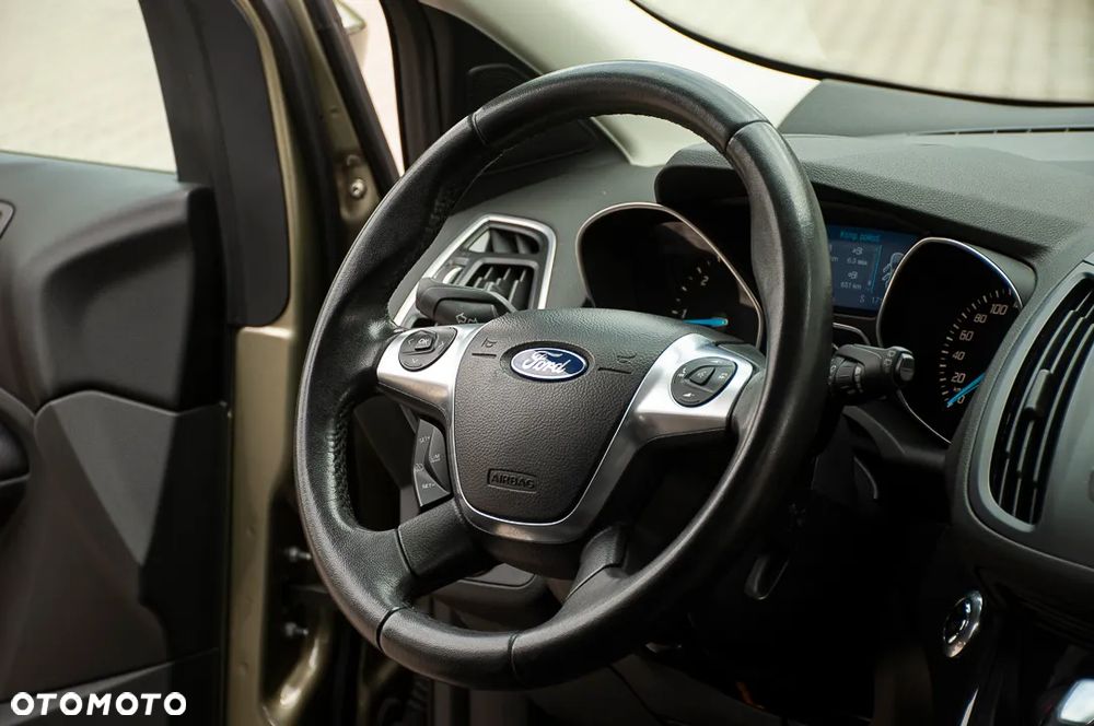 Ford Kuga 2.0 TDCi 4x4 Titanium - 27