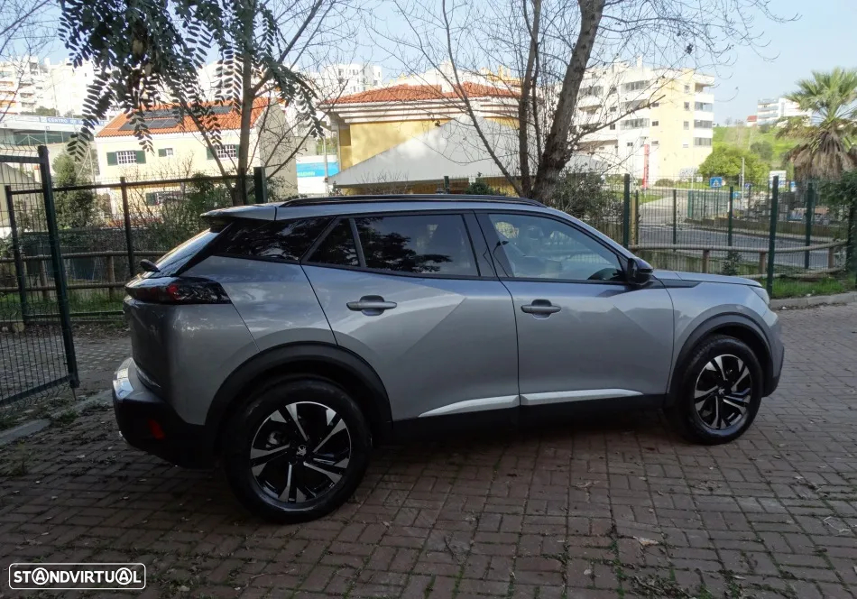 Peugeot 2008 1.2 PureTech Allure EAT8 - 10