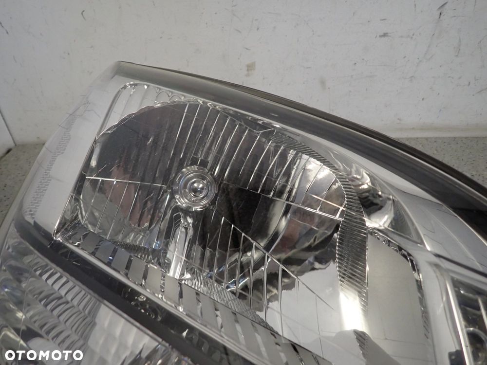 CHEVROLET ORLANDO 10- LAMPA PRZEDNIA PRAWA REFLEKTOR PRAWY - 8