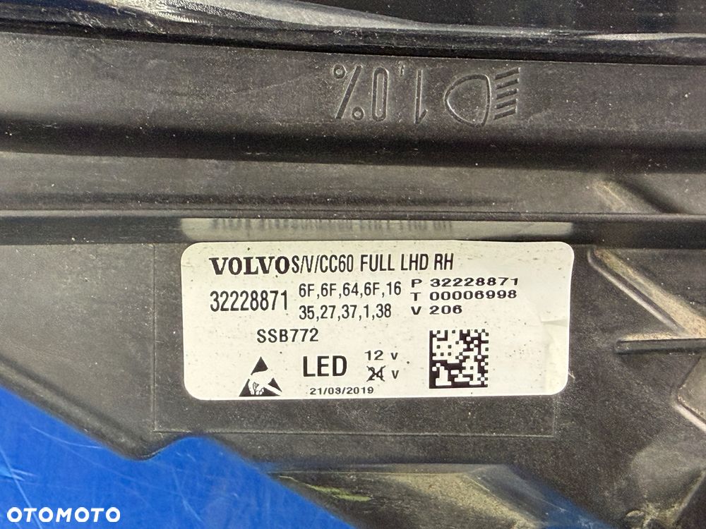 PRAWY FULL LED MID VOLVO S60 V60 II BDB USA AMERYKA - 9