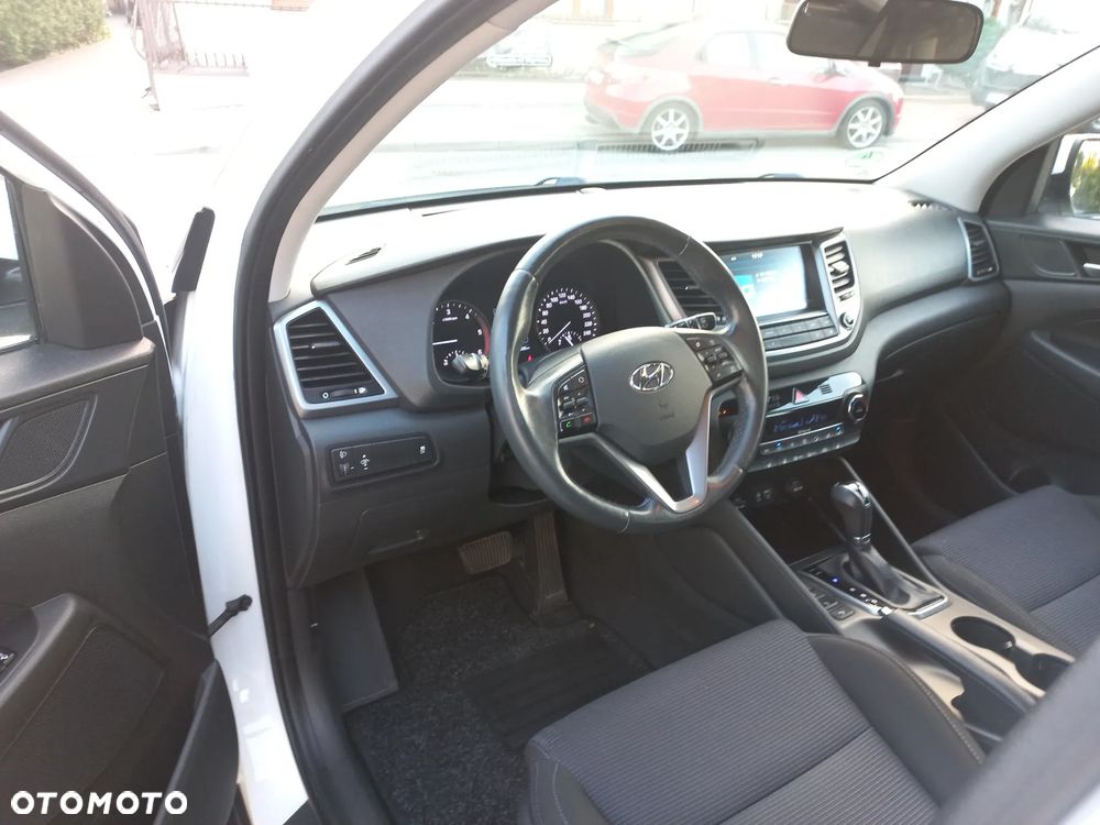 Hyundai Tucson blue 1.7 CRDi 2WD DCT Style - 29
