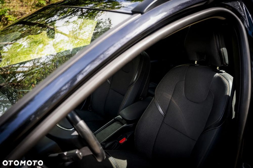Volvo V40 D4 Momentum - 9