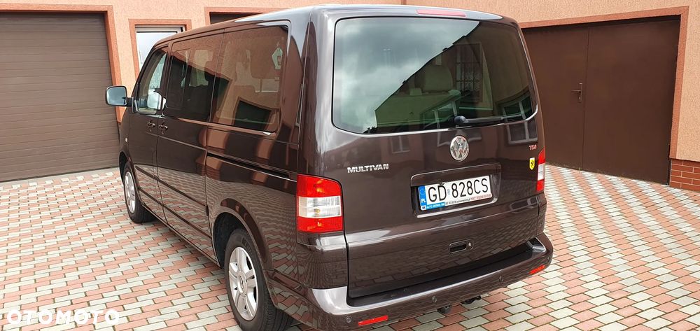 Volkswagen Multivan - 22