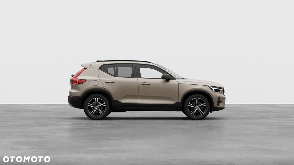Volvo XC 40 B3 Plus Dark - 3