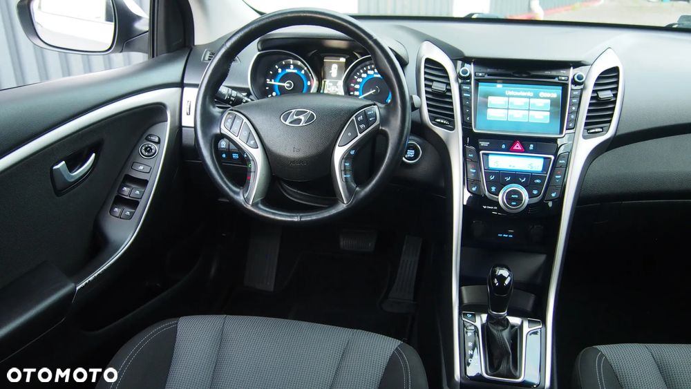 Hyundai i30 1.6 CRDi Automatik Style - 6