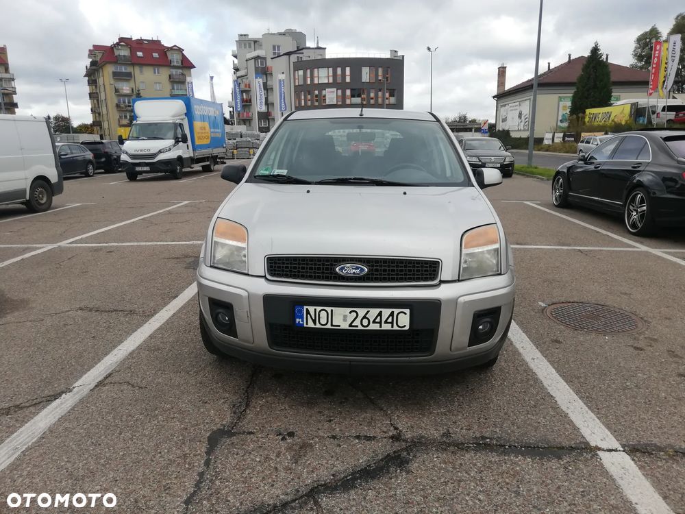 Ford Fusion - 2