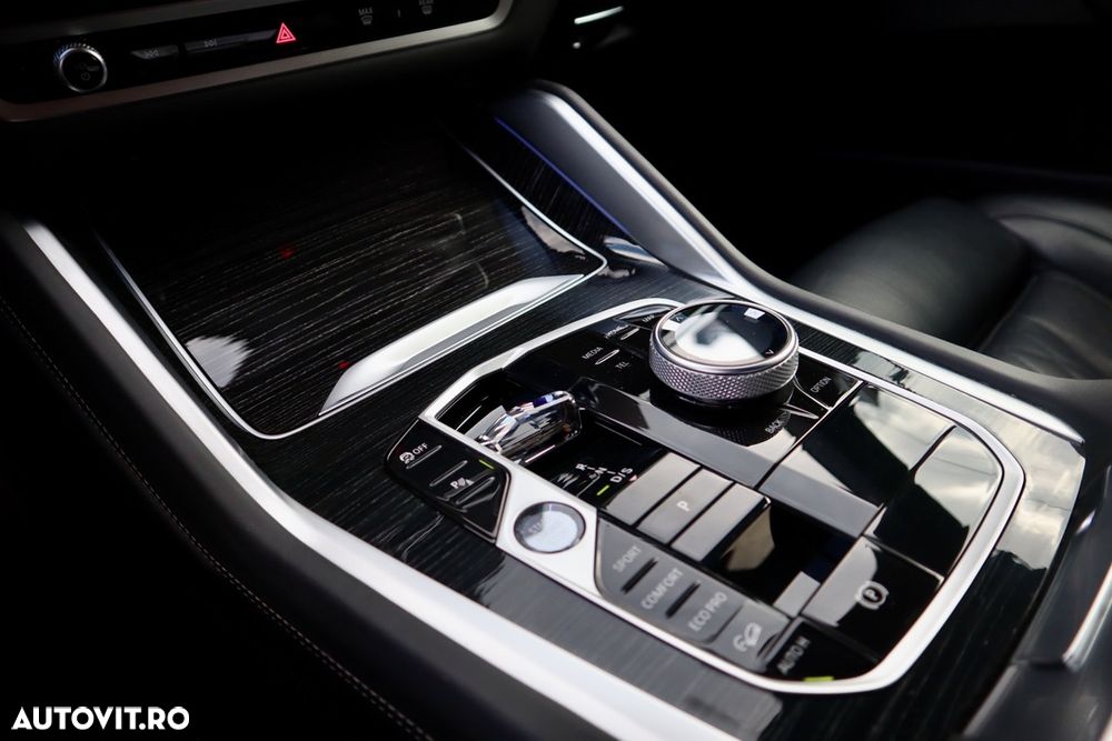 BMW X6 xDrive40i AT MHEV - 27