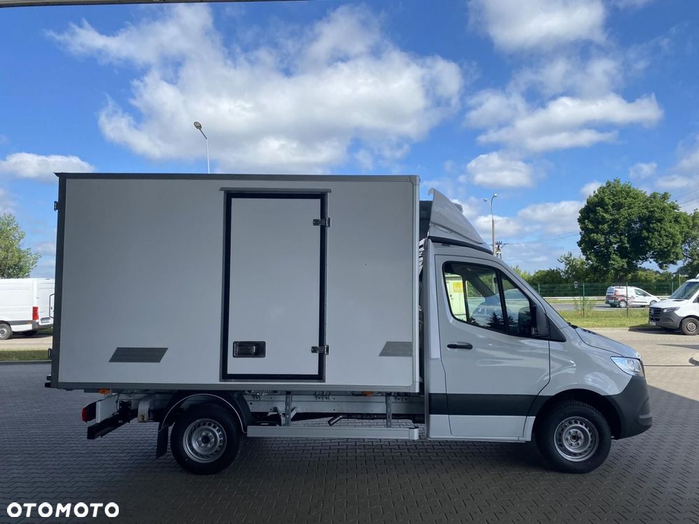 Mercedes-Benz Sprinter - 4
