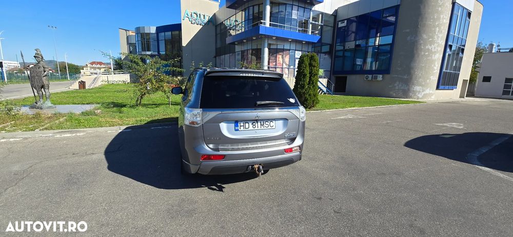 Mitsubishi Outlander - 28