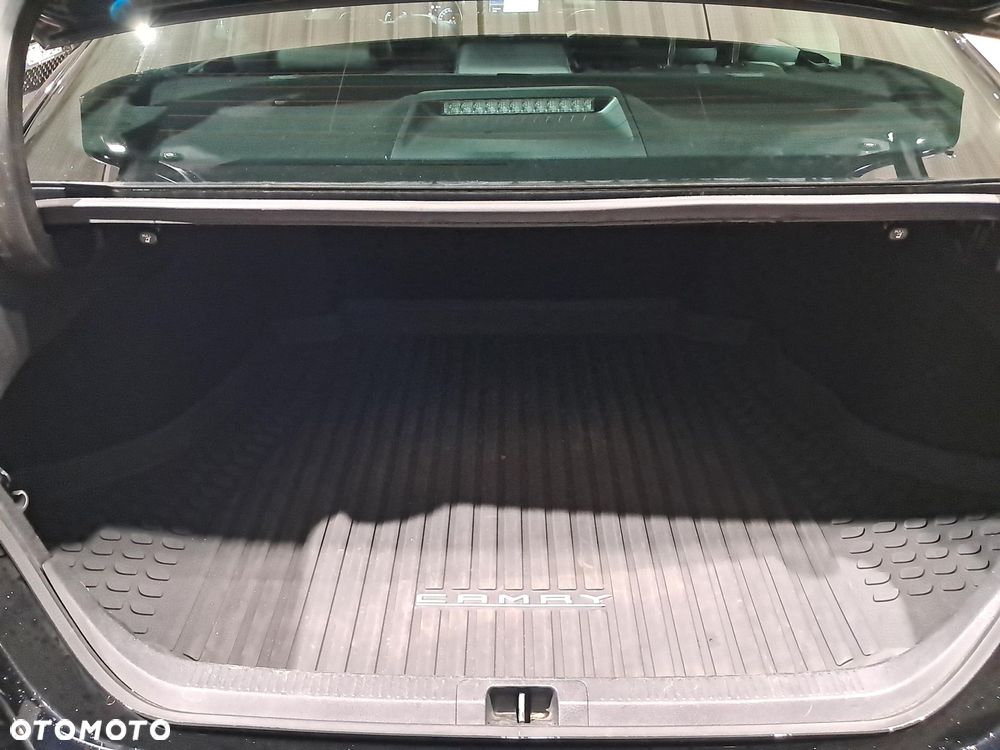 Toyota Camry 2.5 Hybrid Executive CVT - 11