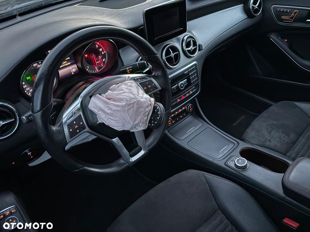 Mercedes-Benz CLA 220 d 7G-DCT AMG Line - 12