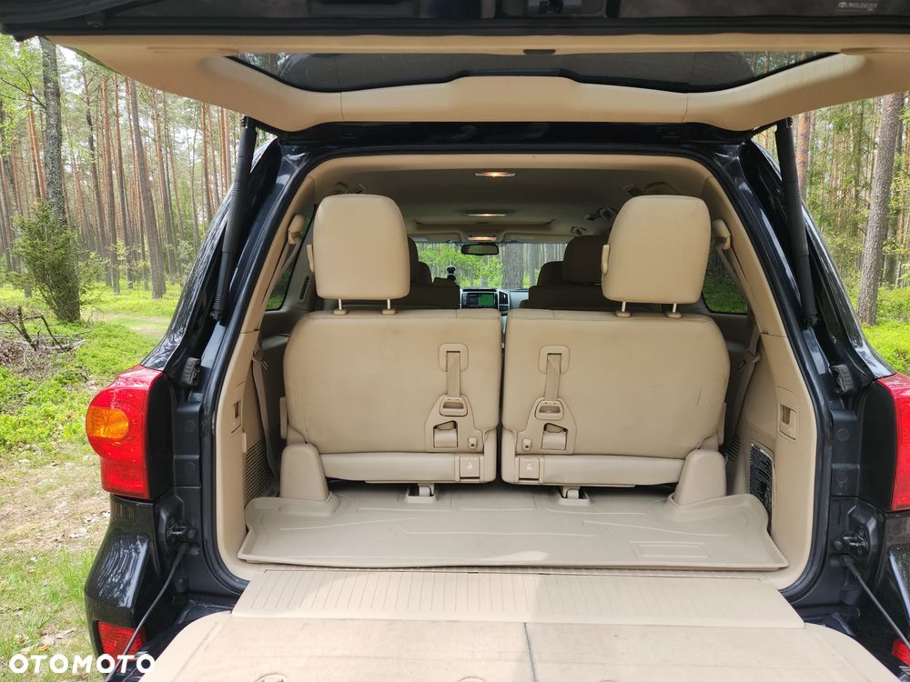 Toyota Land Cruiser - 11