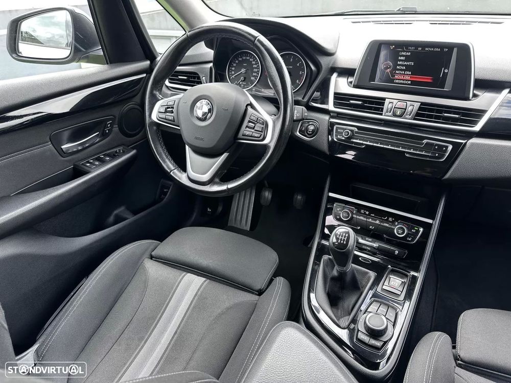 BMW 218 Active Tourer d Line Sport - 26