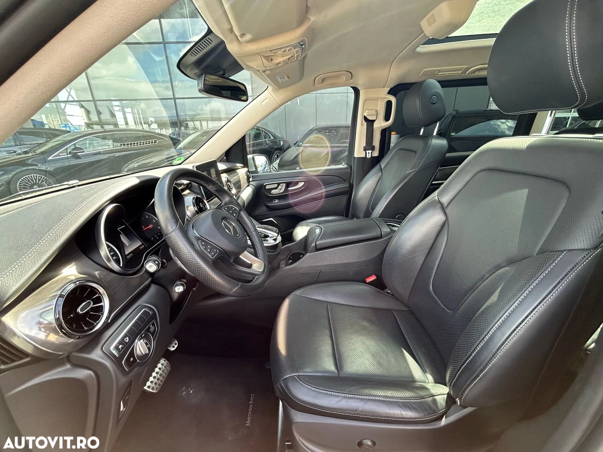 Mercedes-Benz V 300 d lang 9G-TRONIC Exclusive Edition - 10