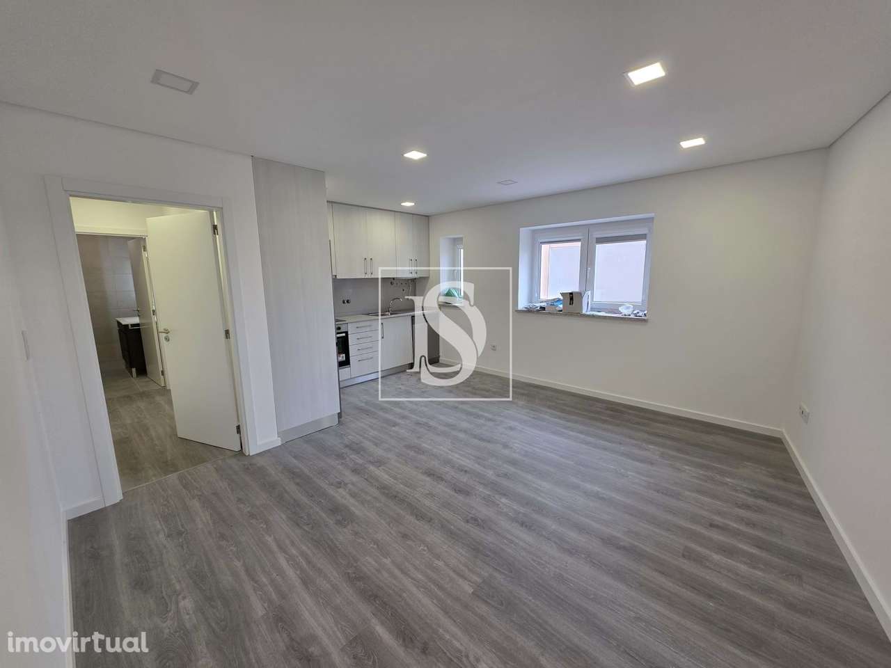 Apartamento T1 renovado, no Botulho - Grande imagem: 4/14