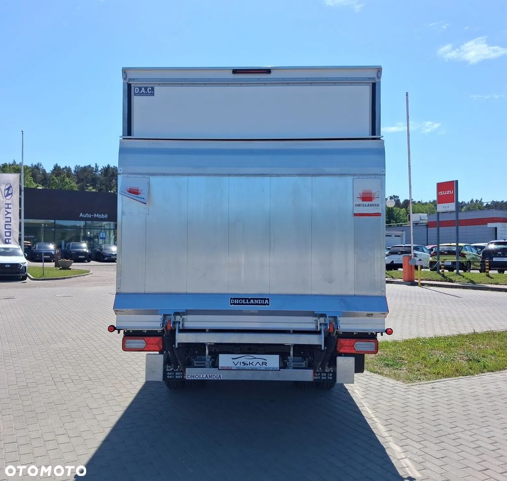 Isuzu M27H kontener z windą - 8