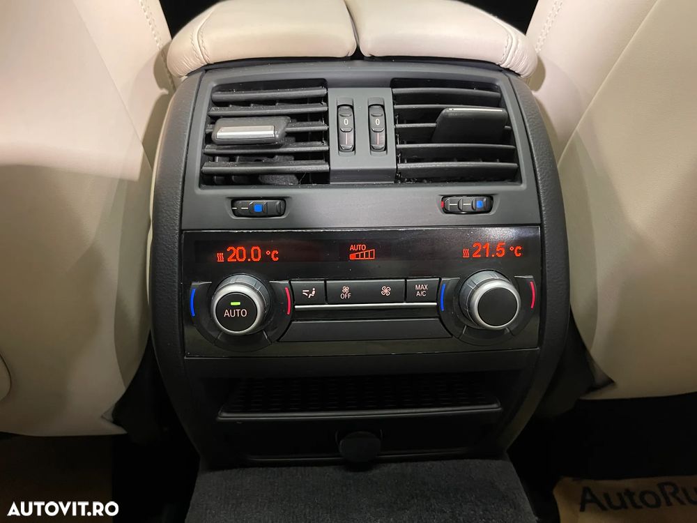 BMW Seria 5 530d xDrive Touring Aut. - 22