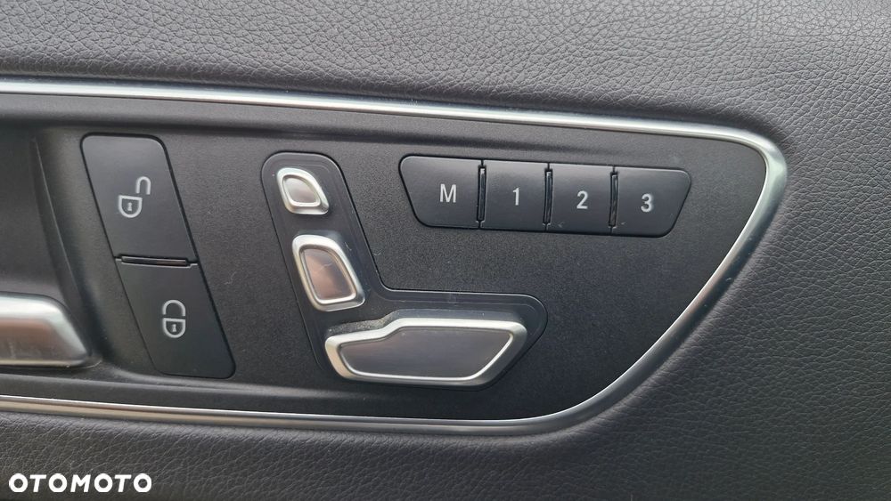 Mercedes-Benz Klasa A 220 d 4-Matic AMG Line - 14
