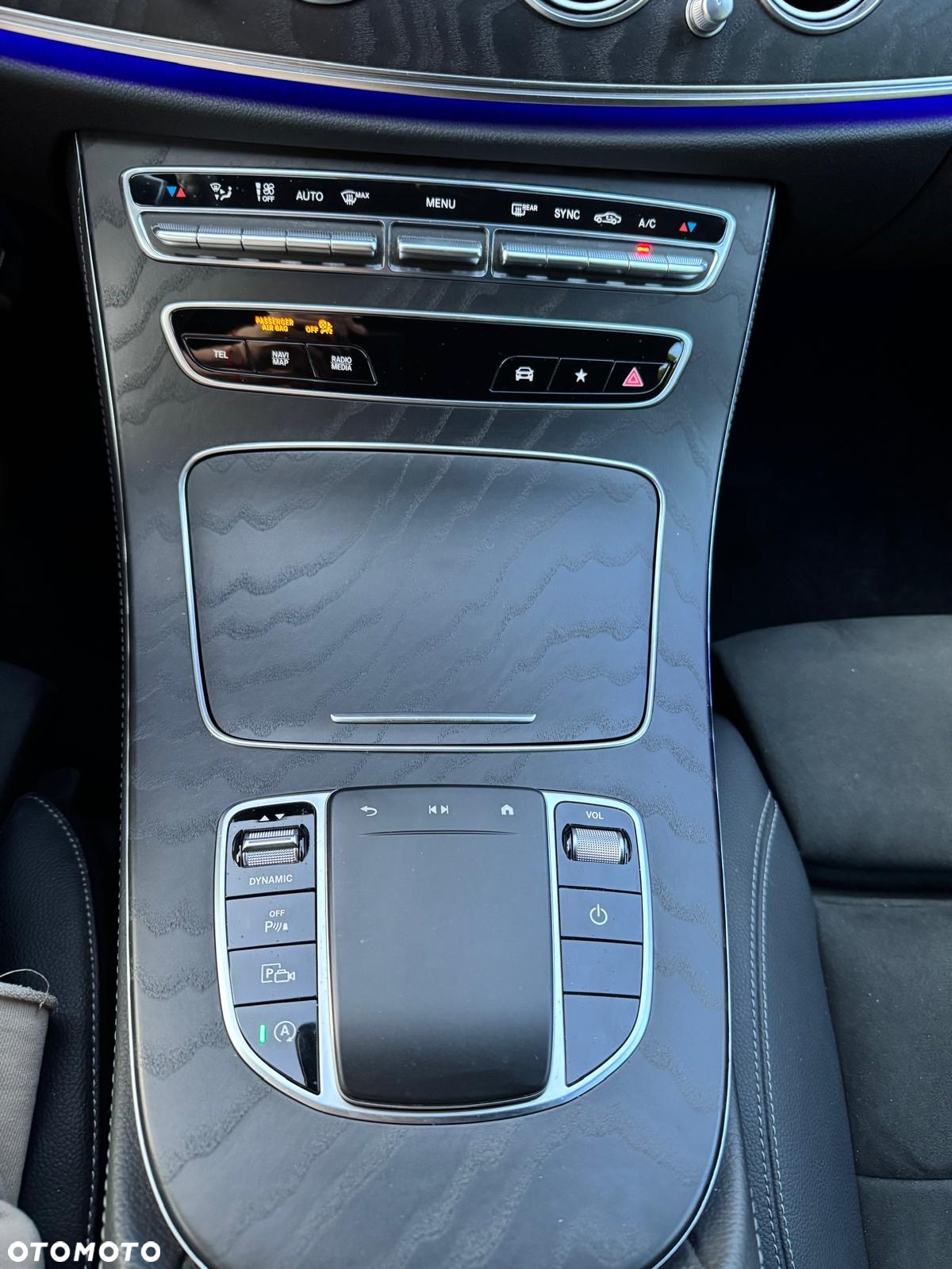 Mercedes-Benz Klasa E 220 d Coupe 4-Matic AMG - 32