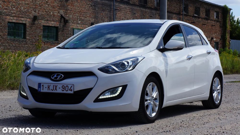 Hyundai i30 blue 1.6 GDI YES Gold - 4